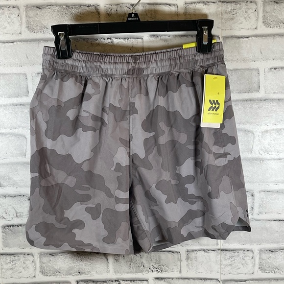 all in motion Other - Men’s All in Motion 5” run shorts, gray camo, small